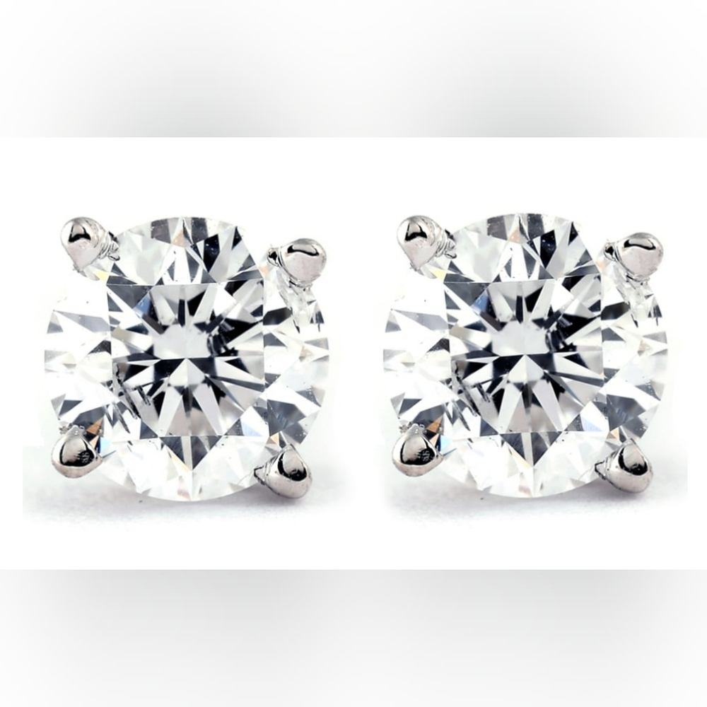 💎 NEW 1/2 CT Genuine Diamond Stud Earrings 💎